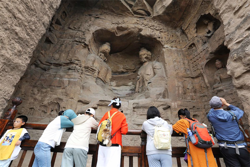 Shanxi : les grottes de Yungang attirent de nombreux touristes à Datong