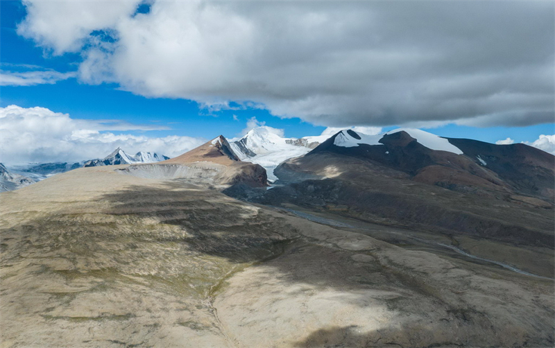 Xizang : la source de la magnifique rivière Yarlung Zangbo