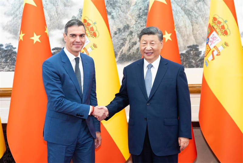 Xi Jinping rencontre le Premier ministre espagnol à Beijing