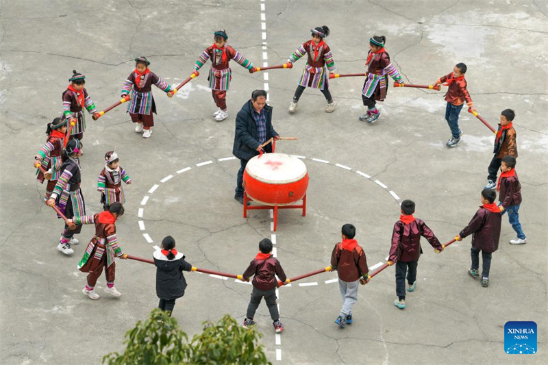 Guizhou : un enseignant unique au service d'une mini-école à Congjiang