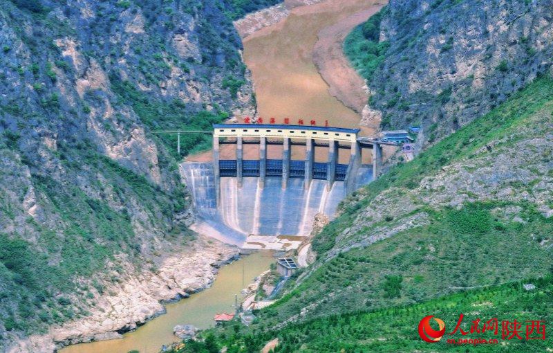 Shaanxi : le canal Zhengguo, un trésor plurimillénaire de conservation de l'eau vu du ciel