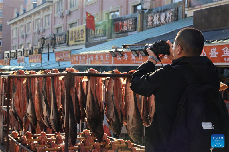 Heilongjiang : le marché aux poissons d'eau douce de Dongji à Fuyuan