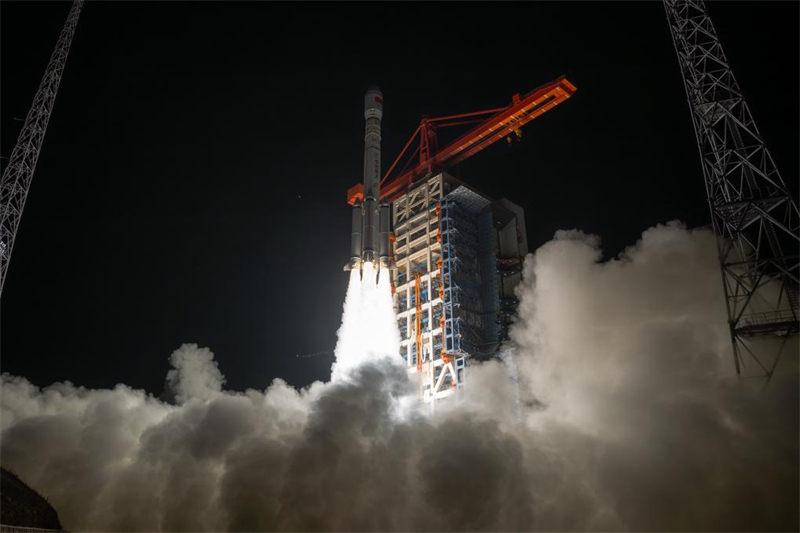 La Chine lance avec succès un nouveau groupe de satellites