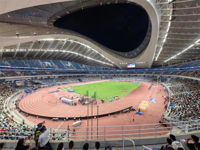 Dans la soirée du 20 avril, l'étape de Xiamen de la Diamond League mondiale d'athlétisme 2024 s'est tenue au stade Bailu. (Photo / compte officiel WeChat Xiamen Sports)