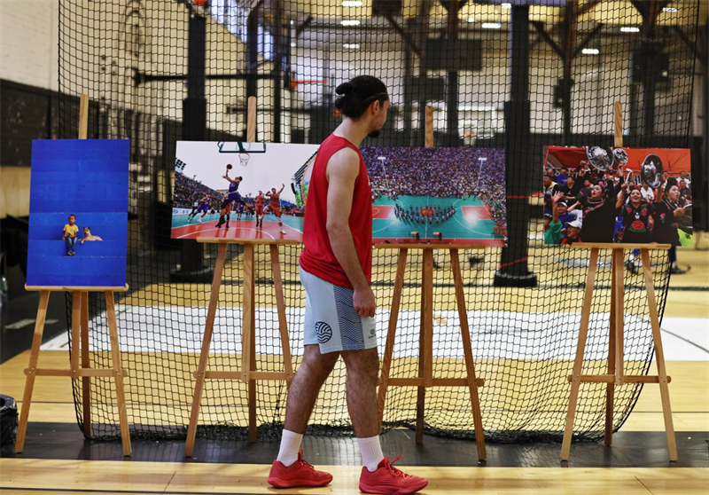 Ouverture d'une exposition photo sur le basket-ball dans la campagne du Guizhou à Paris