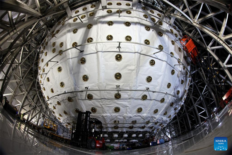 Guangdong : les travaux de l'observatoire souterrain de neutrinos de Jiangmen se poursuivent