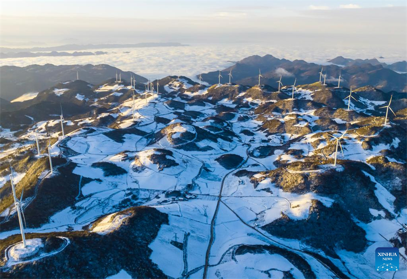 Hubei : des éoliennes sur les monts Zigui à Yichang