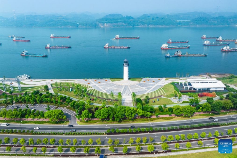 Hubei : le port de Yangluo à Wuhan, port majeur sur le fleuve Yangtsé
