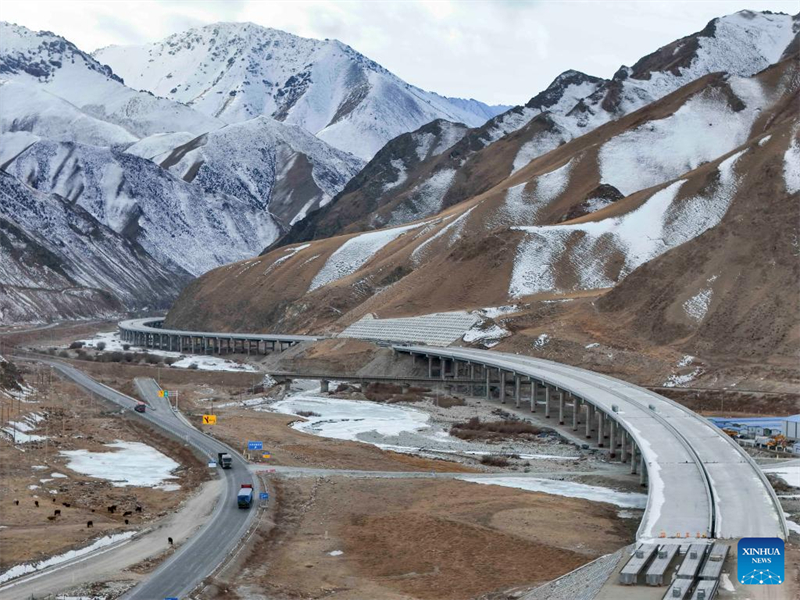 Xinjiang : le plus long tunnel autoroutier du monde bientôt percé