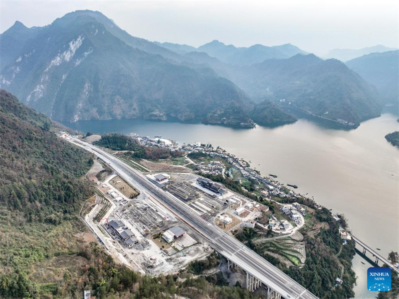 De nouvelles sections de l'autoroute Chongqing-Hunan ouvertes au trafic public