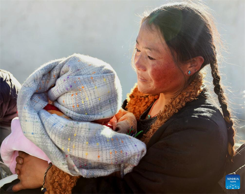 Xizang : les efforts de sauvetage et de secours se poursuivent après le tremblement de terre à Dingri