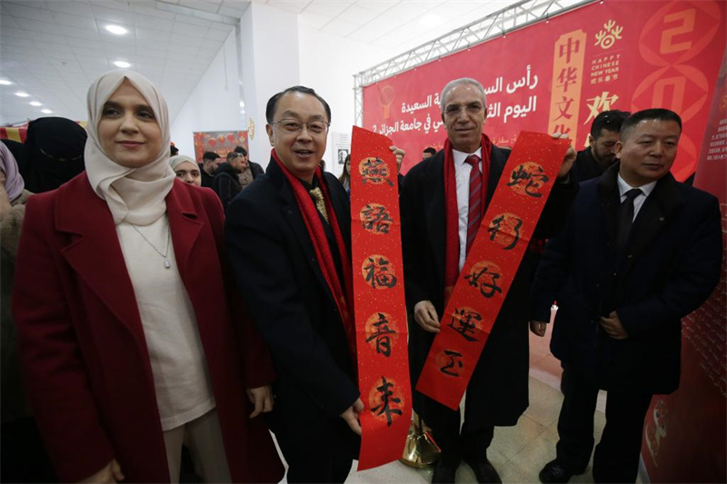 La culture du Nouvel An chinois séduit de jeunes Algériens