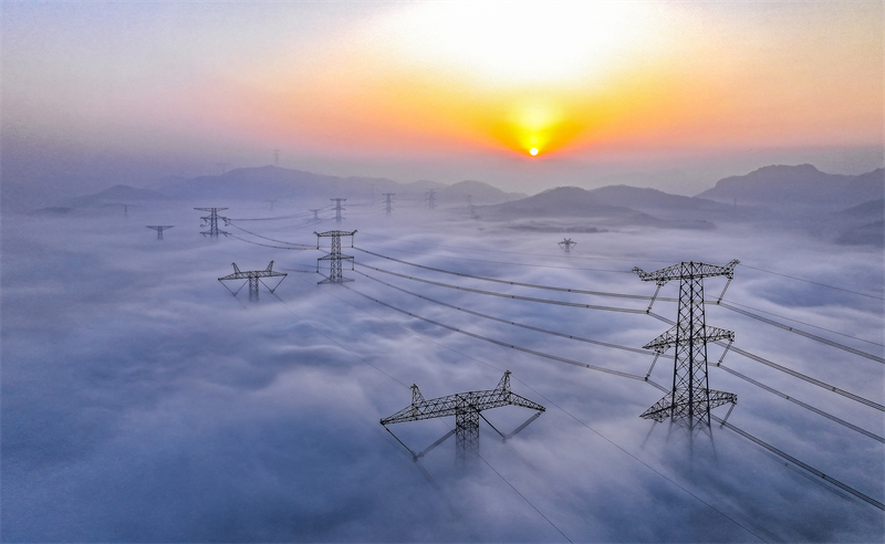 Anhui : des tours de fer « basées sur les nuages » aident à promouvoir le développement de l'énergie verte à Wuhu