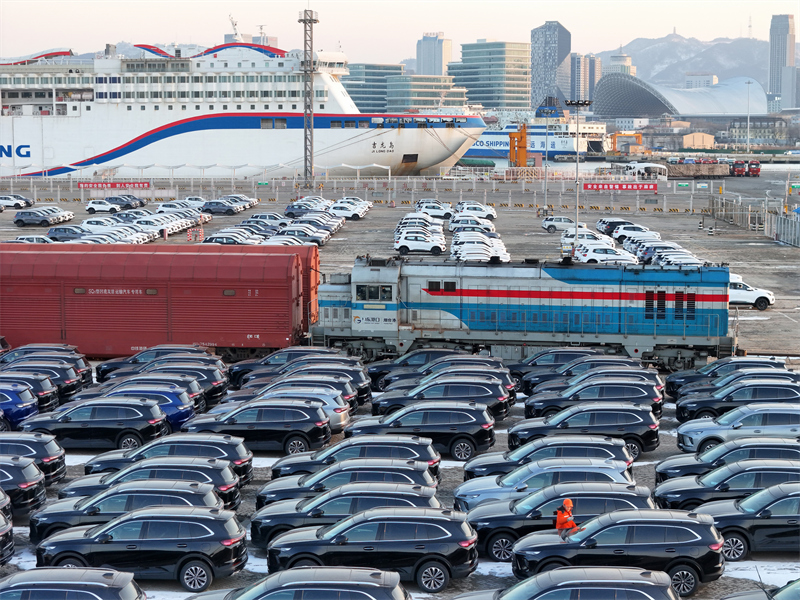 Shandong : les transports intermodaux de biens fer-mer battent leur plein à Yantai