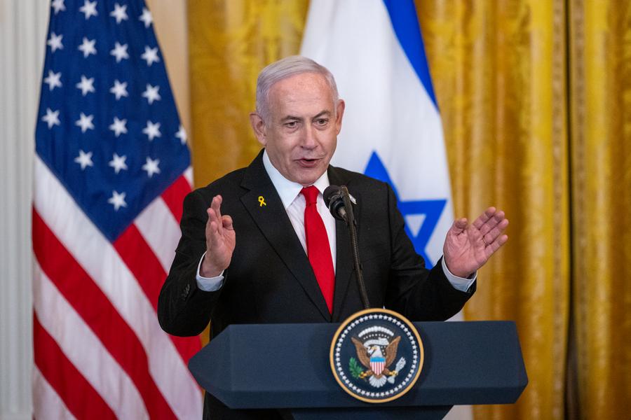 Le Premier ministre israélien Benjamin Nétanyahou s'exprime lors d'une conférence de presse conjointe avec le président américain Donald Trump à la Maison Blanche à Washington, aux Etats-Unis, le 4 février 2025. (Xinhua/Hu Yousong)