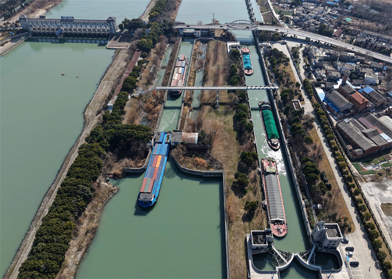 Anhui : la scène animée de la « voie navigable dorée » entre Hefei et le fleuve Yangtsé