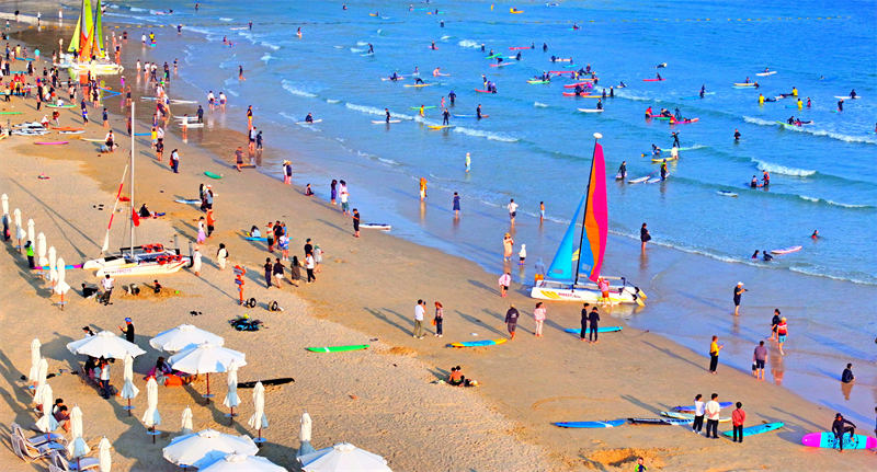 Hainan : les joies du surf à Sanya