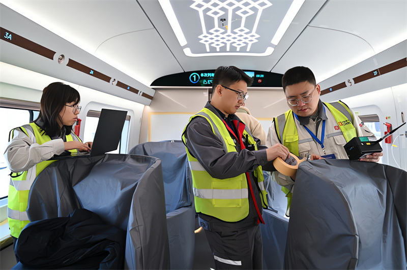 Un prototype de train à grande vitesse CR450 a passé des tests à Beijing