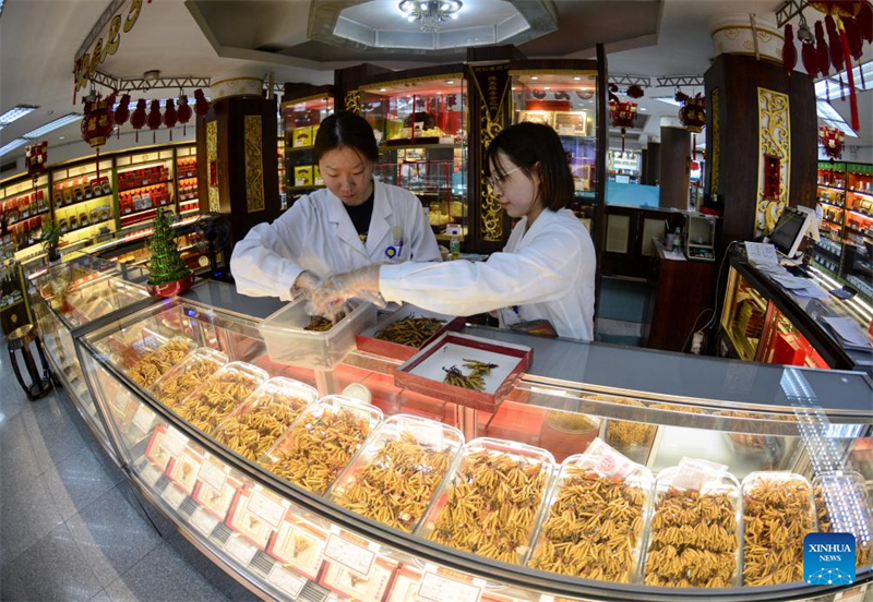 La nouvelle vitalité de la marque chinoise ancestrale de MTC Tong Ren Tang