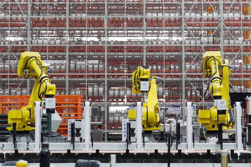 Photo d'un équipement intelligent fonctionnant dans une usine de bobines de Harbin Electric Machinery Company Ltd. à Harbin, dans la province du Heilongjiang (nord-est de la Chine), le 26 février 2025. (Photo : Wang Song)