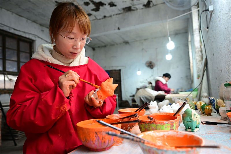 Henan : les produits culturels de style Tang aident à la revitalisation des zones rurales à Luoyang