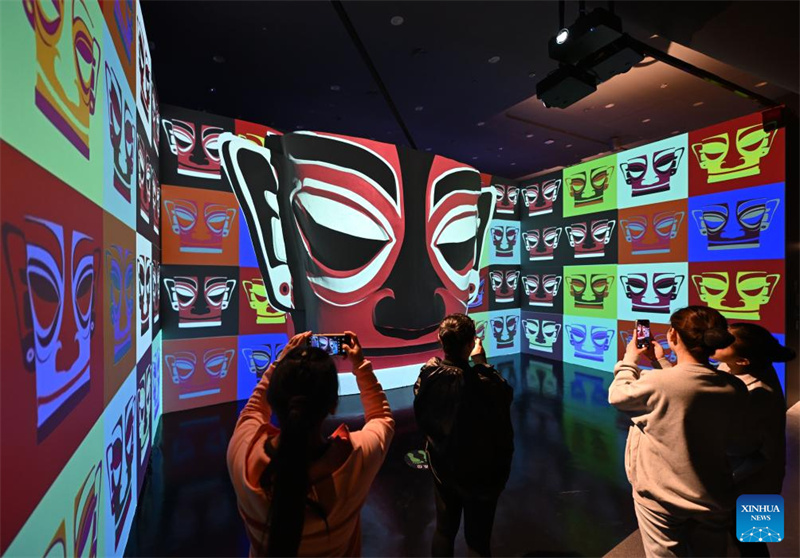 Tianjin : ouverture d'une exposition d'art immersive sur les ruines de Sanxingdui