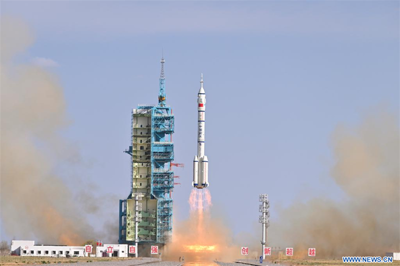La Chine lance le vaisseau spatial habité Shenzhou-20