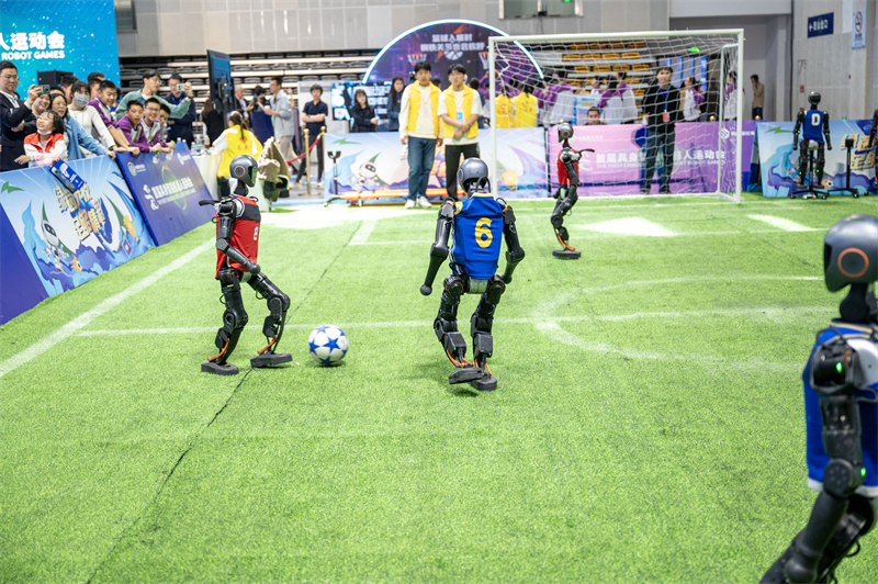 Jiangsu : début de la première compétition sportive de robots à intelligence intégrée à Wuxi