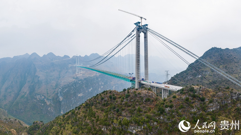Guizhou : le pont du Grand Canyon de Huajiang, le plus haut pont du monde, a reçu un traitement résistant à des feux de 1 100 °C