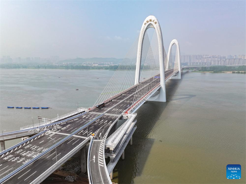 Hunan : début des opérations d'essai du grand pont de Xinglianlu à Changsha
