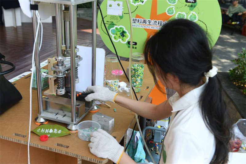 Déchets, trésors et prospérité, ou comment la jeunesse chinoise transforme l'éco-anxiété en actions tendance