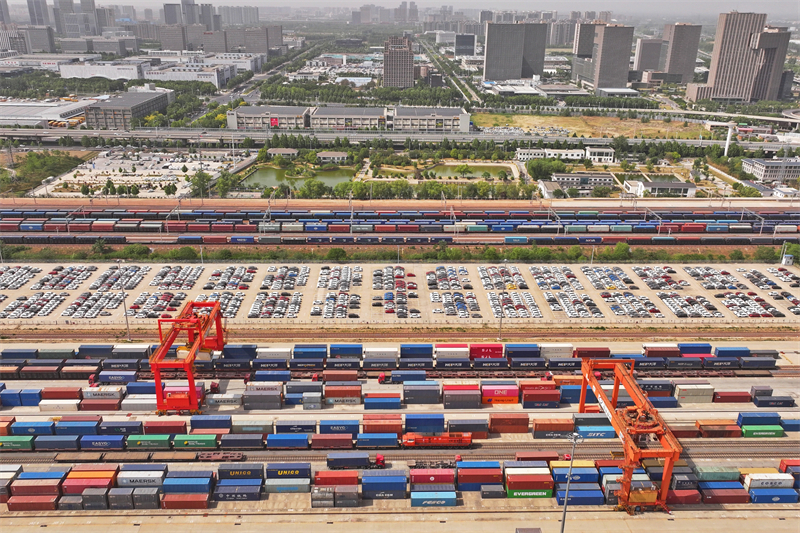 Henan : les trains de fret Chine-Europe se préparent à partir depuis Zhengzhou