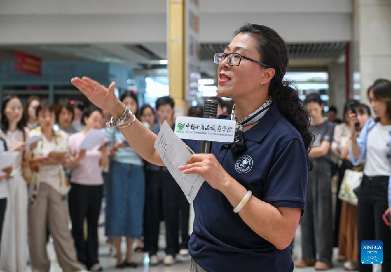 Zhejiang : le marché international d'Yiwu offre un programme de formation linguistique gratuit aux commerçants