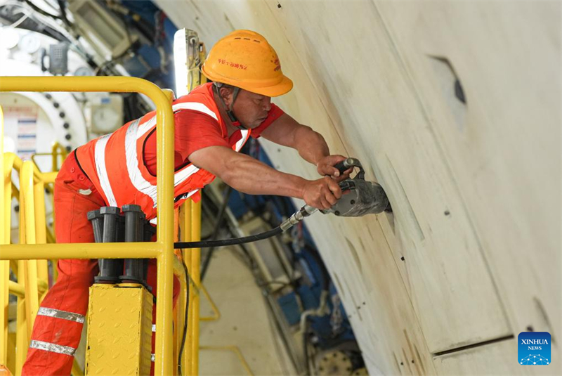 Zhejiang : le forage du tunnel sous-marin de Jintang de la voie ferrée Zhoushan-Ningbo a commencé