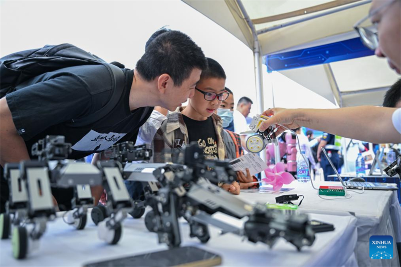 Hubei : ouverture du Carnaval mondial du robot à Wuhan