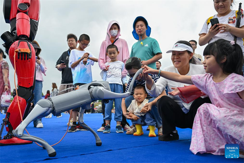 Hubei : ouverture du Carnaval mondial du robot à Wuhan