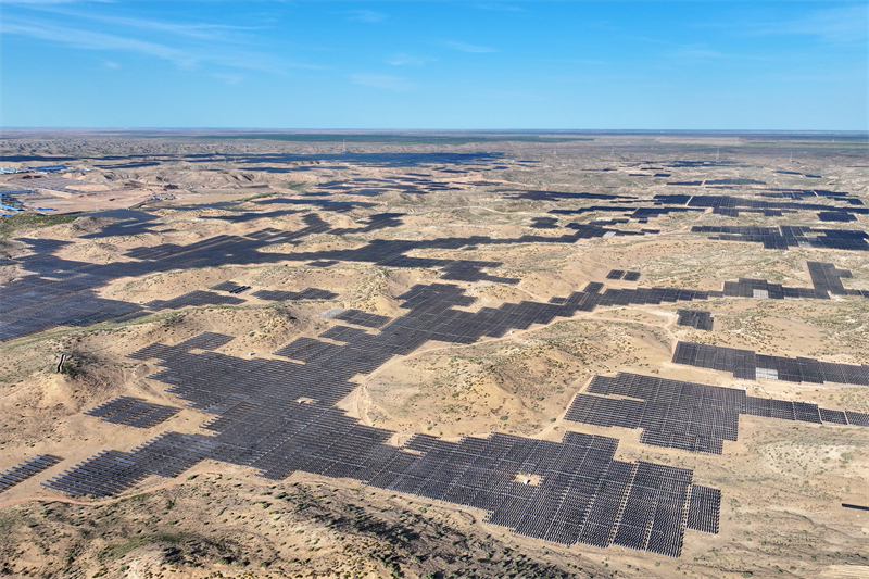 Ningxia : la centrale photovoltaïque favorise le développement vert à Yinchuan