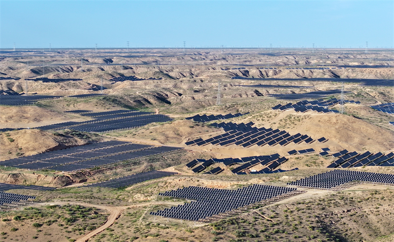 Ningxia : la centrale photovoltaïque favorise le développement vert à Yinchuan