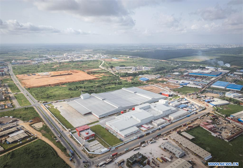 Une usine construite par la Chine modernisera l'industrie du cacao en Côte d'Ivoire