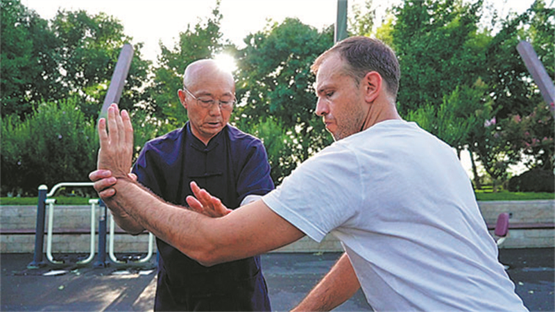 Shandong : le kung-fu de la mante religieuse suscite un vif intérêt en Espagne