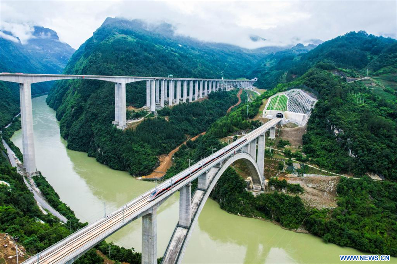 Chine : mise en service d'un tronçon clé de la ligne à grande vitesse Chongqing-Xiamen