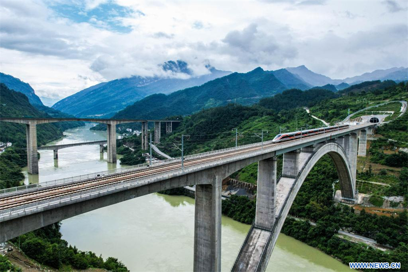 Chine : mise en service d'un tronçon clé de la ligne à grande vitesse Chongqing-Xiamen