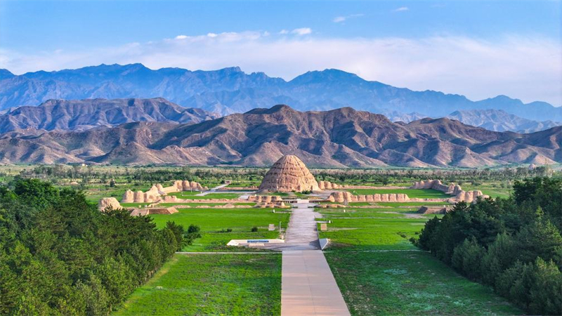 Photo prise par drone le 10 juillet 2025, montrant une vue de la tombe n°3 des Tombes impériales des Xixia à Yinchuan, capitale de la région autonome Hui du Ningxia (nord-ouest de la Chine). (Photo : Feng Kaihua)