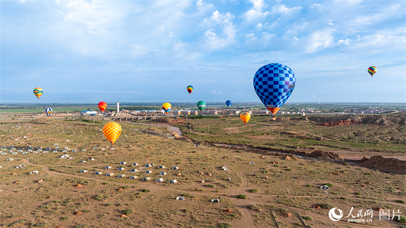 Mongolie intérieure : le Concours national de ballons à air chaud à Dengkou