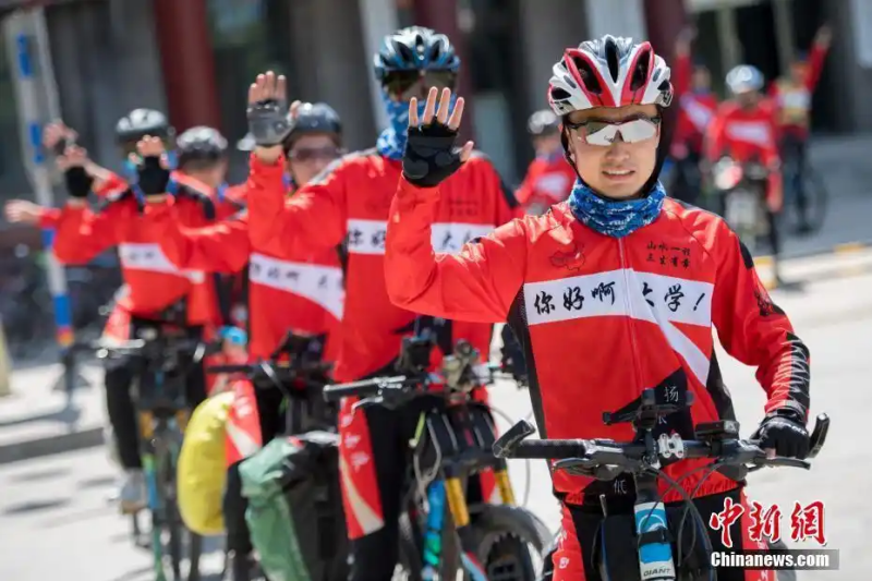 Comment un voyage à vélo de 3 000 km jusqu'à Hainan a donné une leçon de vie à des étudiants du Shanxi