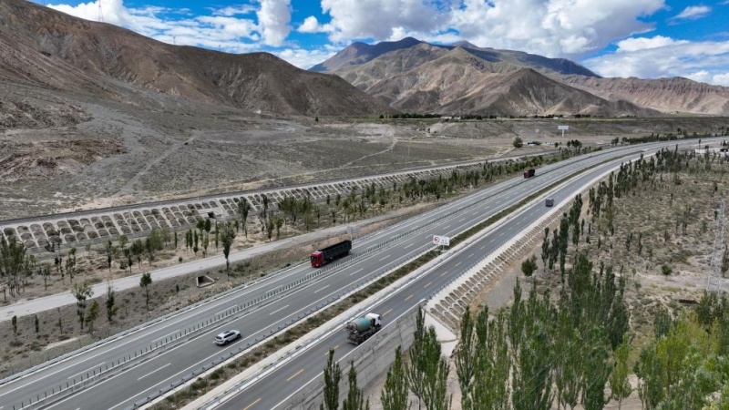 Le réseau de transport complet stimule le développement au Xizang