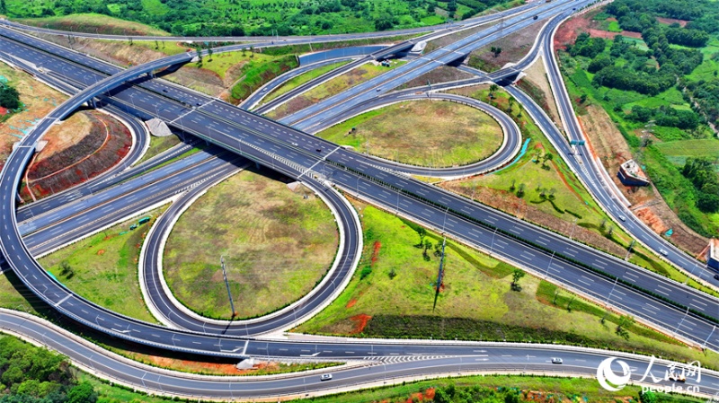 Jiangxi : à Nanchang, un centre de transport en trois dimensions soutient la construction d'une nouvelle urbanisation