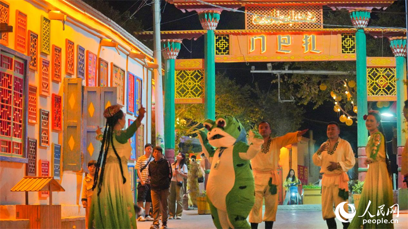 Xinjiang : la vie nocturne animée de la vieille ville de Kuqa