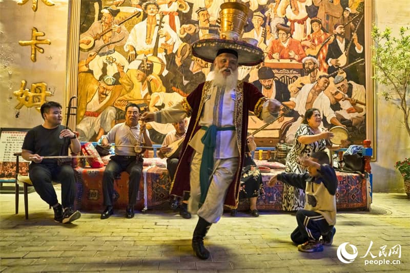 Xinjiang : la vie nocturne animée de la vieille ville de Kuqa