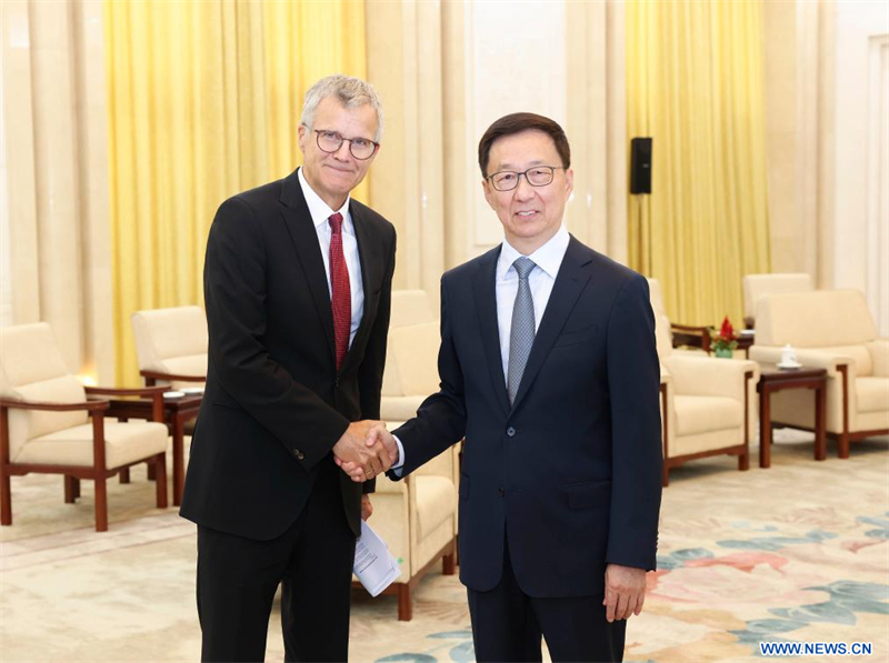 Les géants mondiaux du secteur biomédical invités à renforcer leur coopération avec la Chine, déclare le vice-président chinois